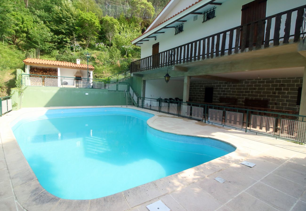 Casa em Gerês - Ref. 251942