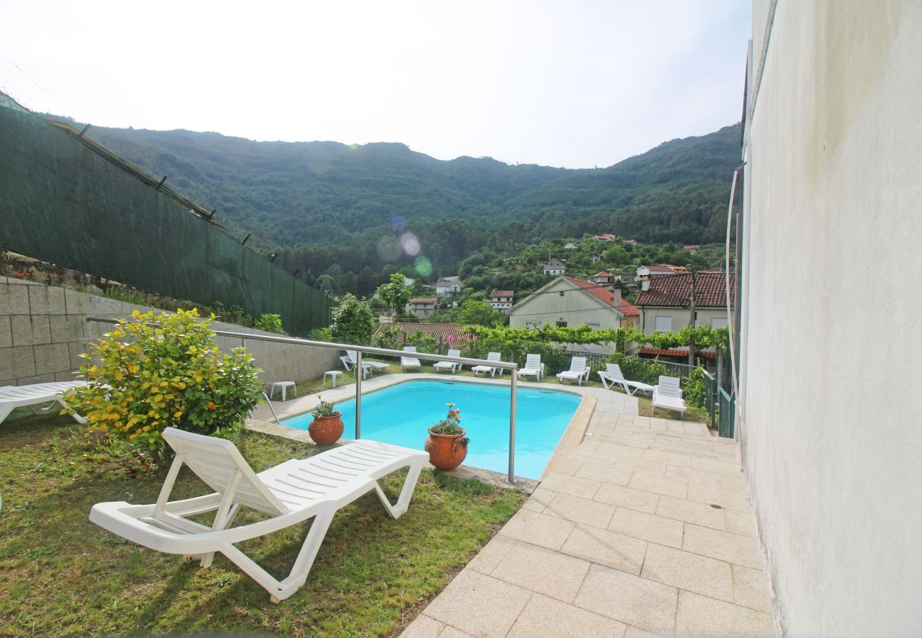 Rent by room in Gerês - Ref. 352986