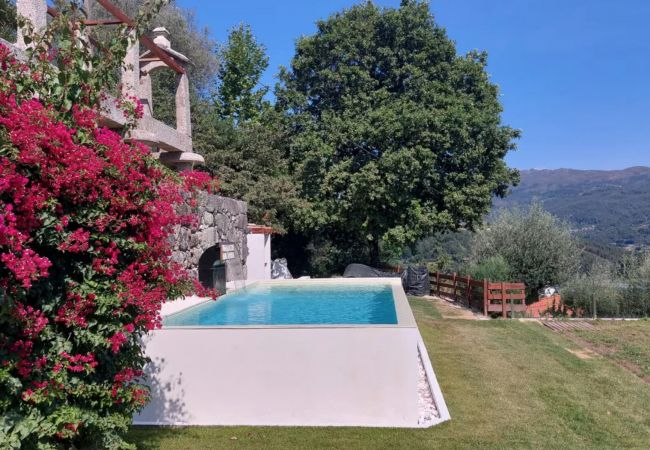 Rent by room in Vila Verde - Ref. 384262