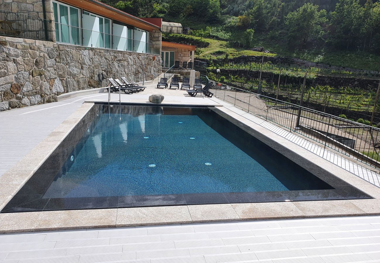 Maison à Vieira do Minho - Réf. 373510