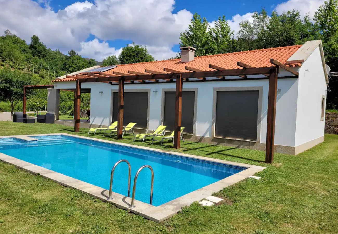 Villa à Terras de Bouro - Réf. 421404