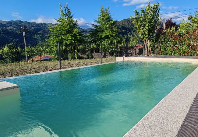Ferme à Gerês - Réf. 674934